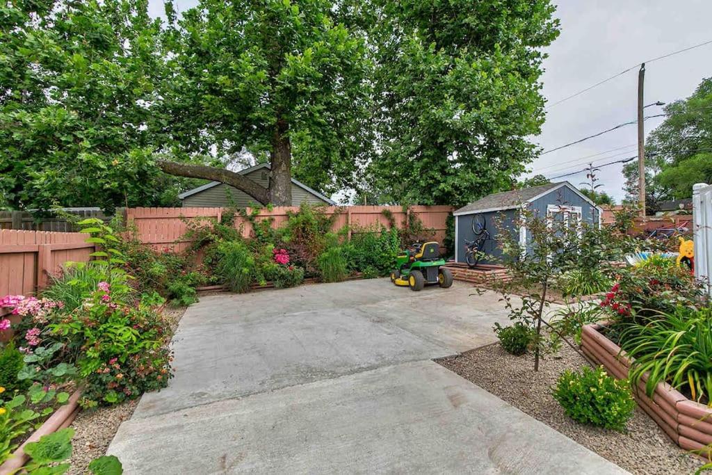 Family Friendly Home Close To Airport And Downtown Ντε Μόιν Εξωτερικό φωτογραφία
